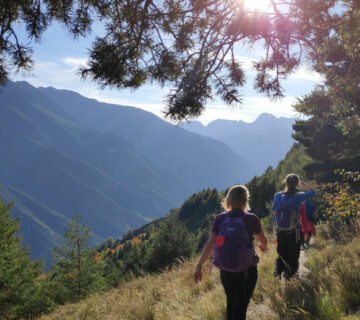 Prvi dan trekinga v Kotijskih Alpah. Lahkoten pohod po tematski poti.