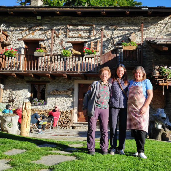 Kotijske Alpe treking edlothia 3 Treking v Kotijskih Alpah temelji na sodelovanju z domačini.