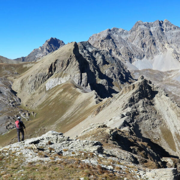 Kotijske Alpe treking edlothia 13 Na mejnem grebenu.