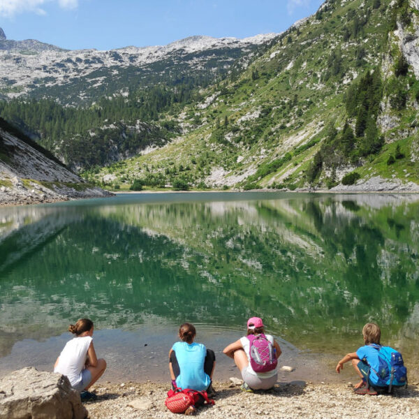 Planinski izlet Krnsko jezero Planinski tabor za družine. Druženje ob Krnskem jezeru