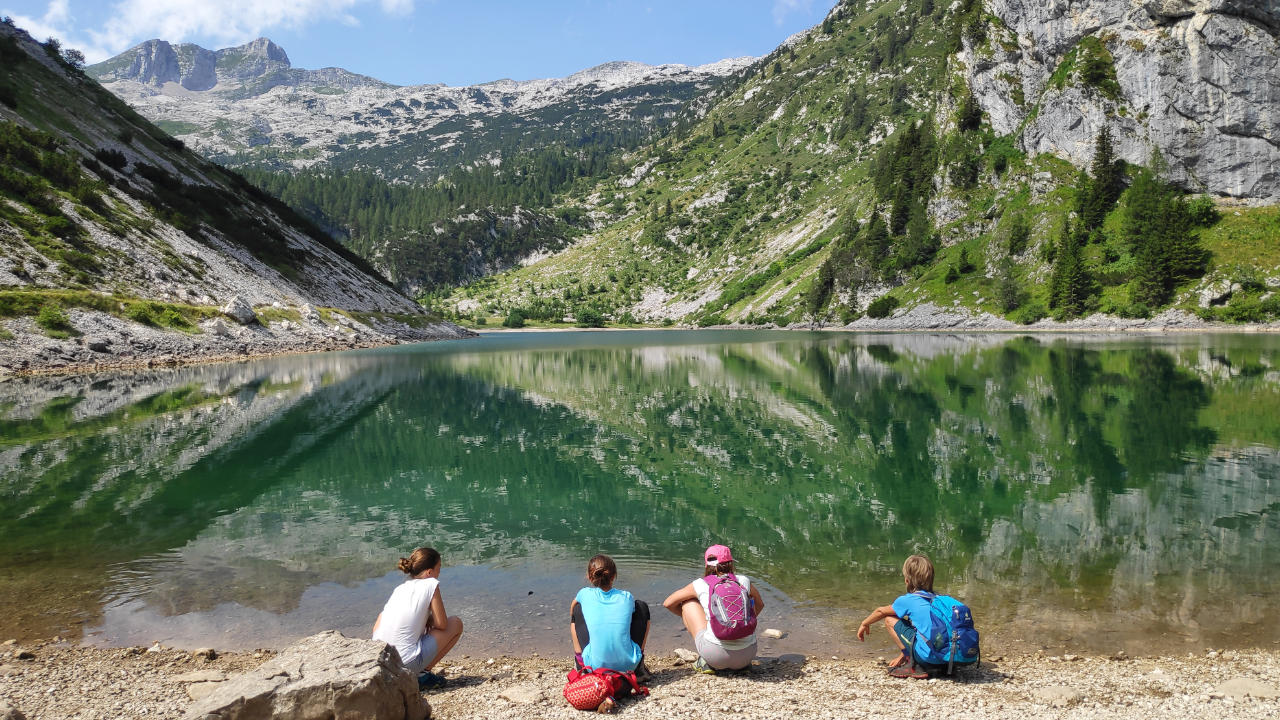 Planinski tabor za družine. Druženje ob Krnskem jezeru