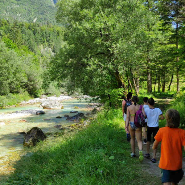 Planinski tabor za družine z otroki. Edlothia Hoja v družbi sovrstnikov je bolj zabavna in zanimiva