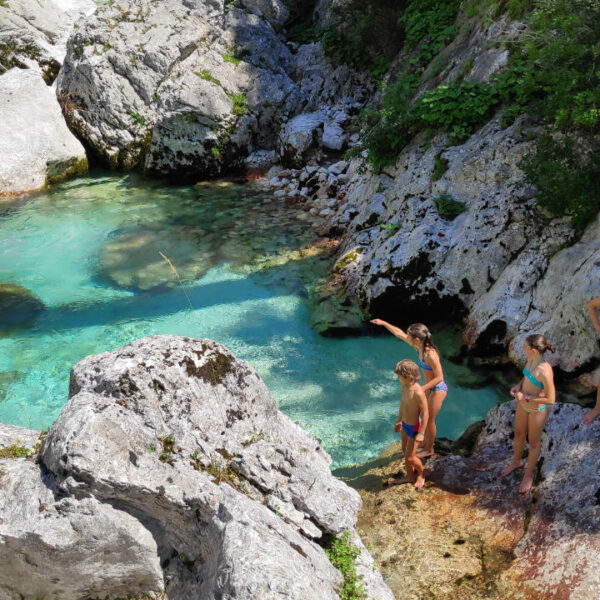 Planinski tabor za družine z otroki. Edlothia Raziskovanje s prijatelji je precej bolj vznemerljivo