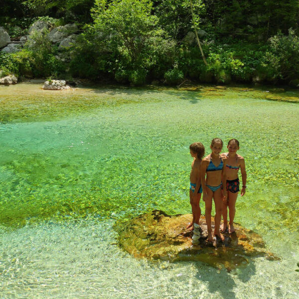 Planinski tabor za družine z otroki. Edlothia Med hojo je čas tudi za počitek in igranje